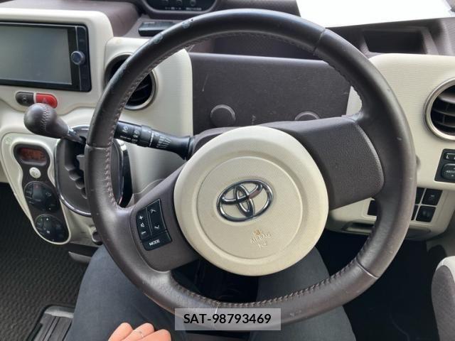Toyota SPADE 2013-09 8797564-13