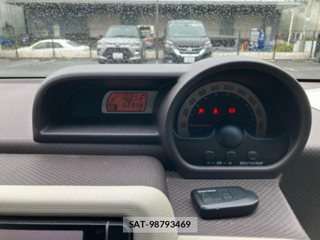 Toyota SPADE 2013-09 8797564-14