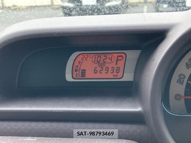 Toyota SPADE 2013-09 8797564-15