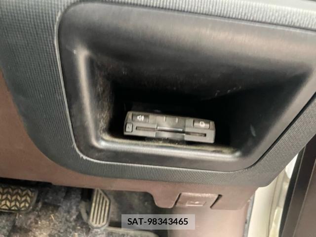 Toyota SPADE 2014-03 8831759-14