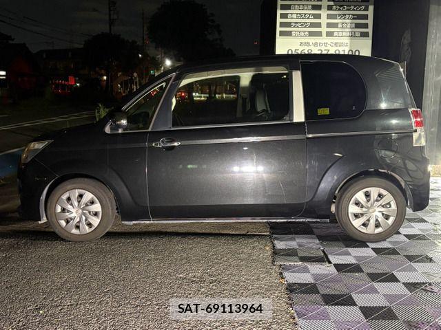 Toyota SPADE 2014-05 8882296-11