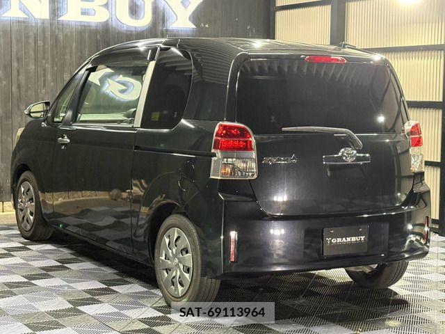 Toyota SPADE 2014-05 8882296-13