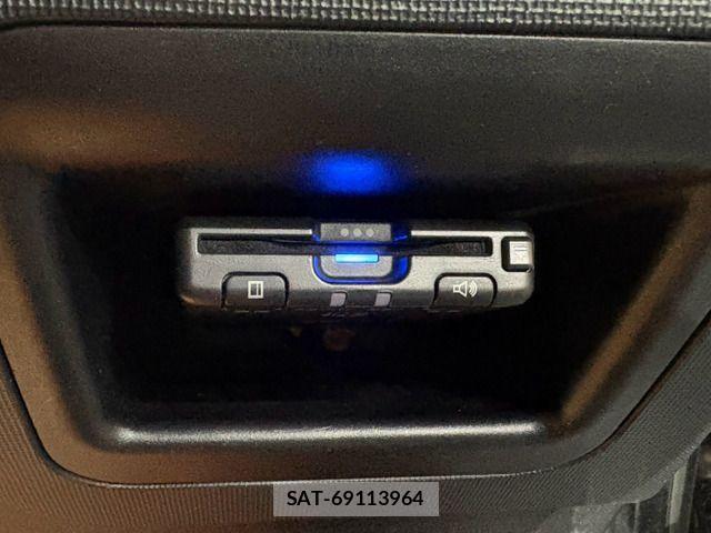 Toyota SPADE 2014-05 8882296-1