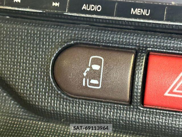Toyota SPADE 2014-05 8882296-2