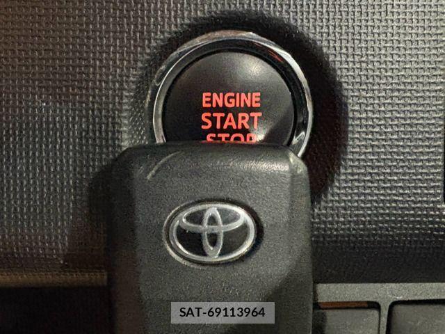 Toyota SPADE 2014-05 8882296-7