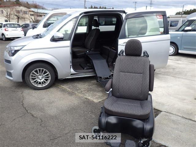Toyota SPADE 2015-01 4758286-5