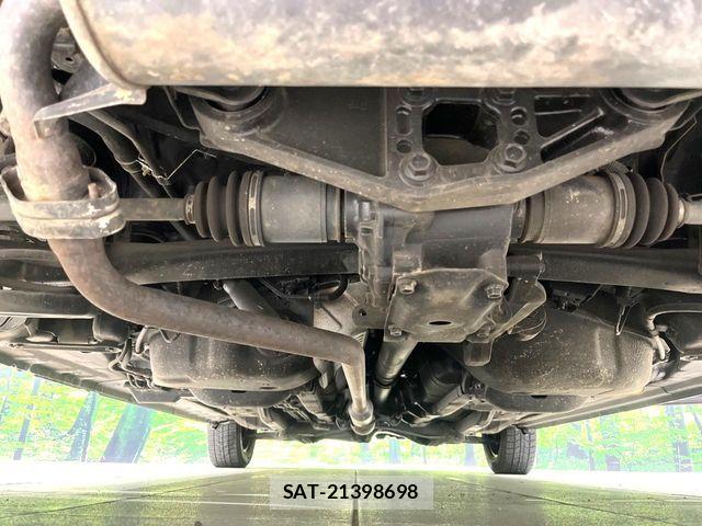 Toyota SPADE 2015-08 6678213-18