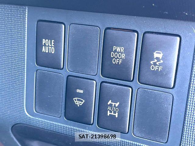 Toyota SPADE 2015-08 6678213-4