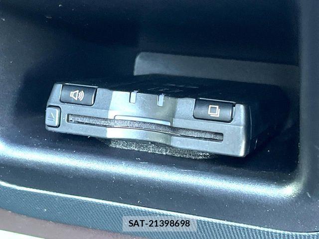 Toyota SPADE 2015-08 6678213-5