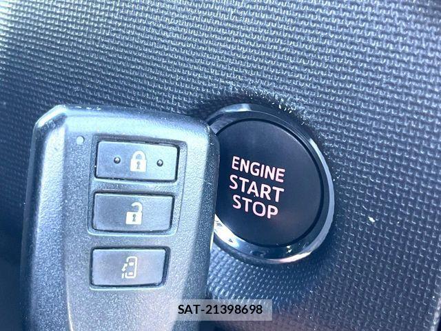 Toyota SPADE 2015-08 6678213-6