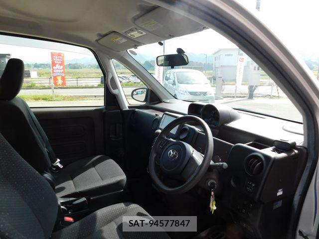 Toyota SPADE 2013-05 7060834-4