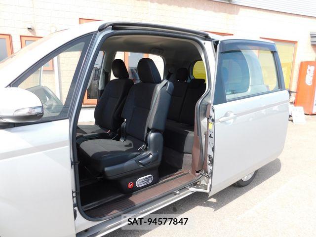 Toyota SPADE 2013-05 7060834-6