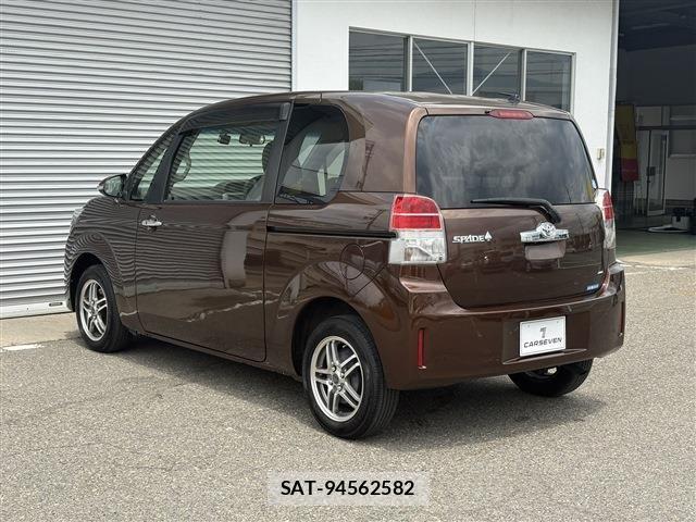 Toyota SPADE 2014-10 7252415-9