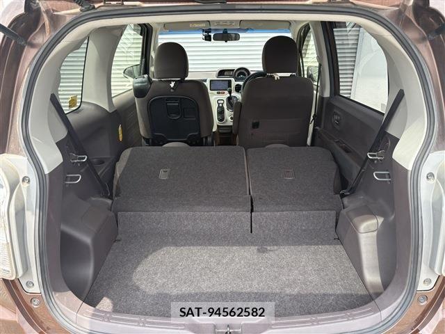 Toyota SPADE 2014-10 7252415-12