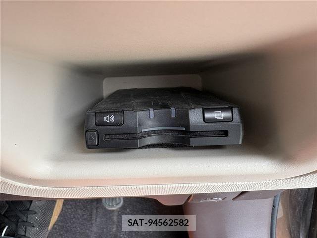 Toyota SPADE 2014-10 7252415-22