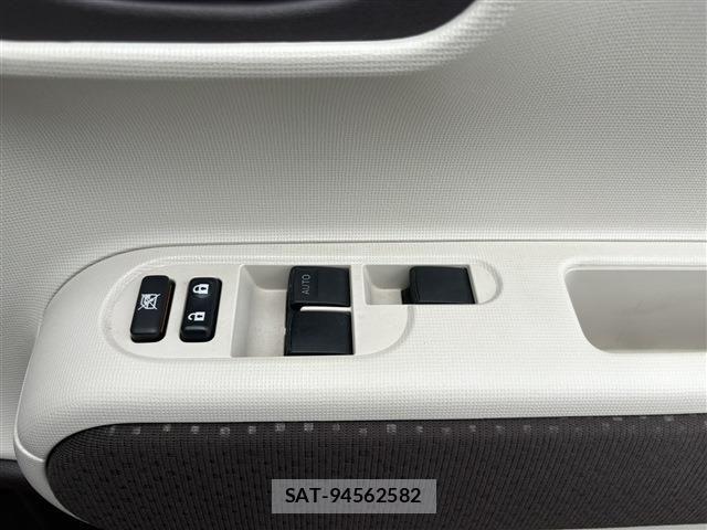 Toyota SPADE 2014-10 7252415-26