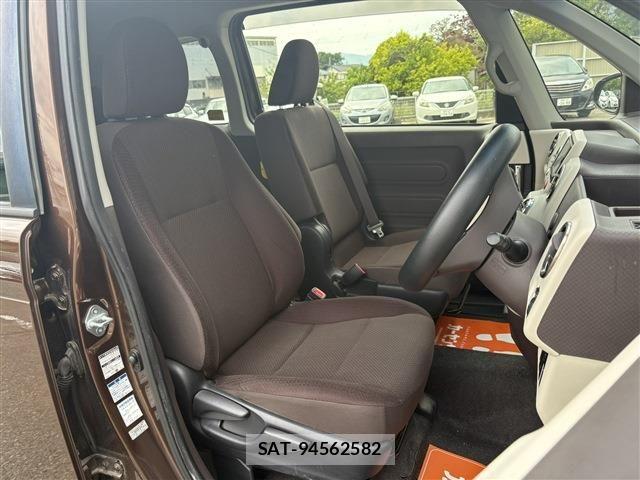 Toyota SPADE 2014-10 7252415-29
