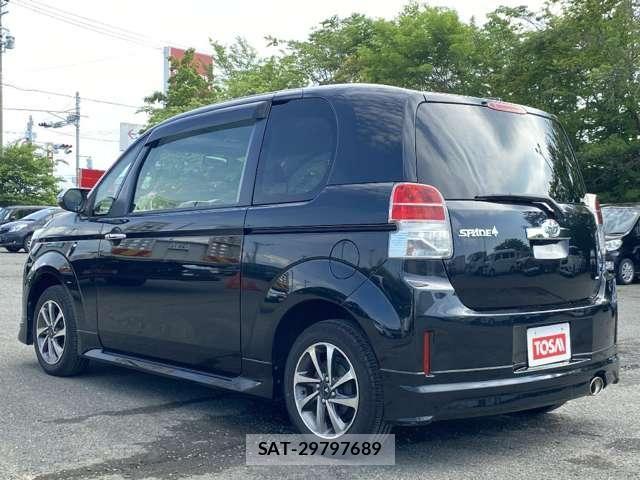 Toyota SPADE 2015-10 8246765-26