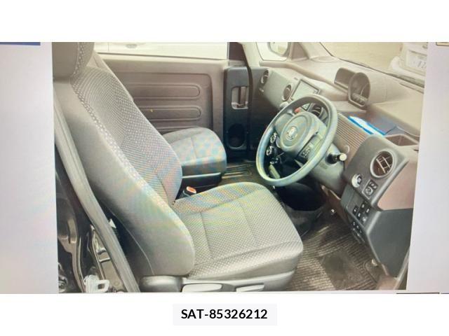 Toyota SPADE 2017-10 8563625-17