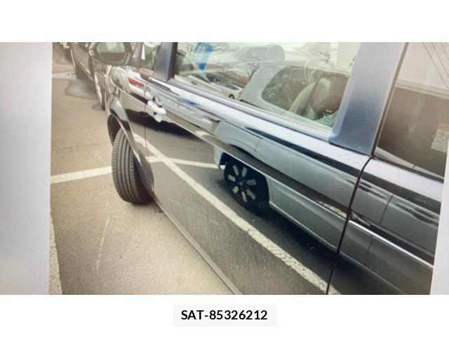 Toyota SPADE 2017-10 8563625-3