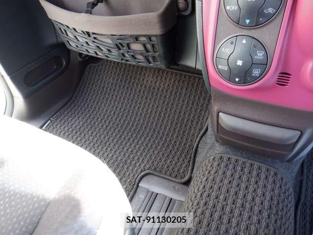 Toyota SPADE 2014-02 8850714-13