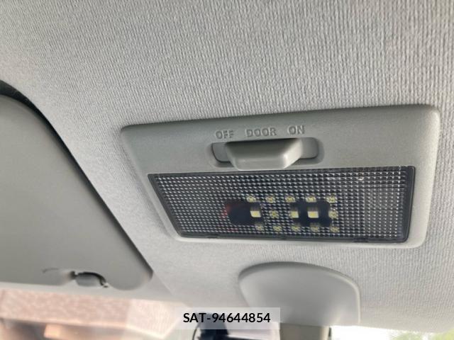 Suzuki SPLASH 2009-08 8563629-23