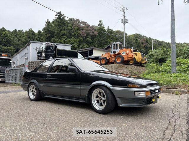Toyota SPRINTER TRUENO 1985-06 8831761-5