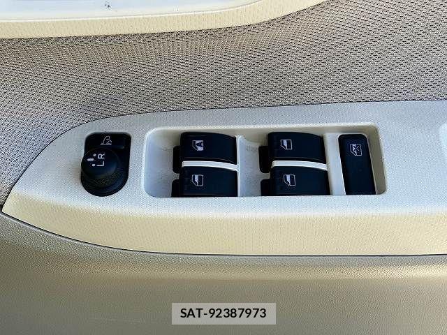 Subaru STELLA 2018-11 8872118-20