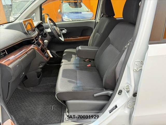 Subaru STELLA 2021-08 8038428-16