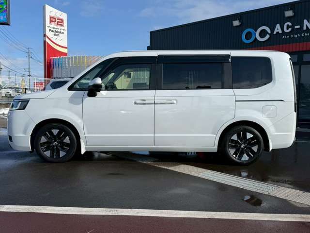 Honda e 2022-07 2318805-15
