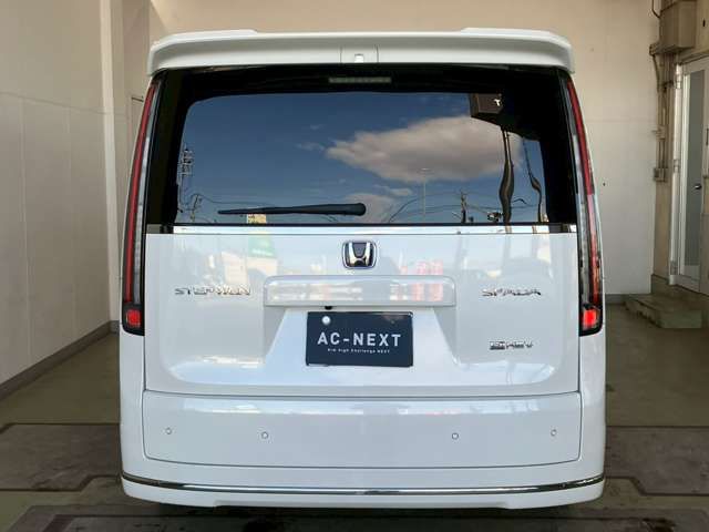 Honda e 2023-07 2216760-18