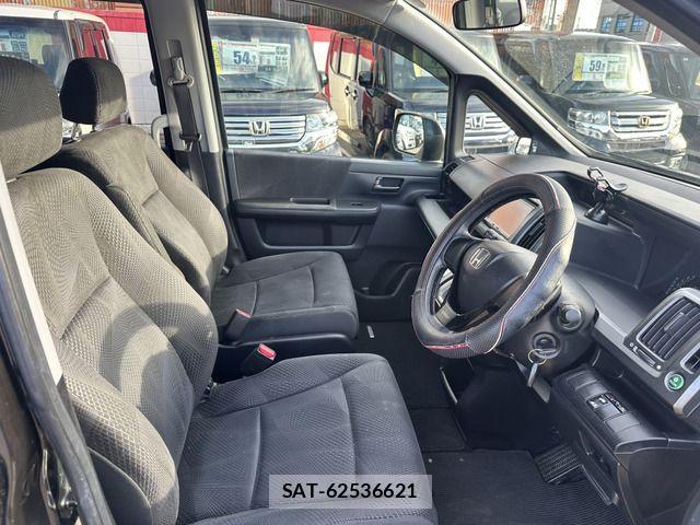 Honda e 2009-11 1367093-10