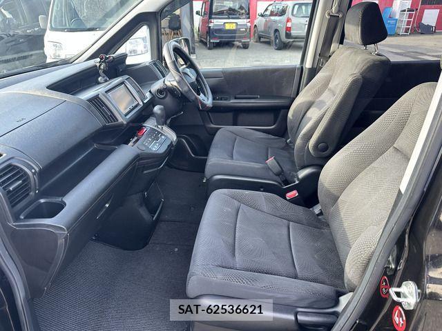 Honda e 2009-11 1367093-11