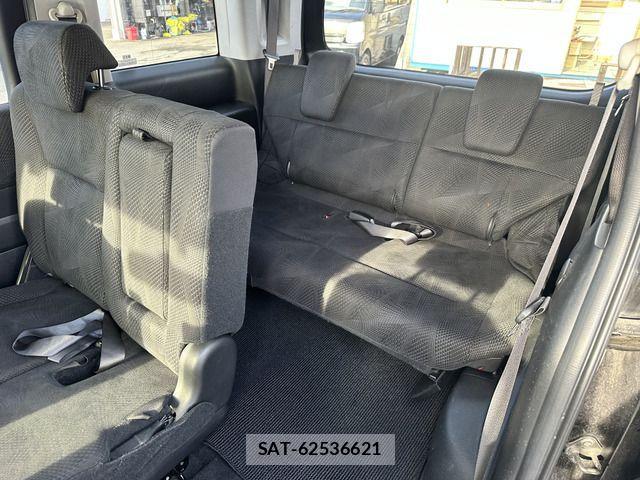 Honda e 2009-11 1367093-13