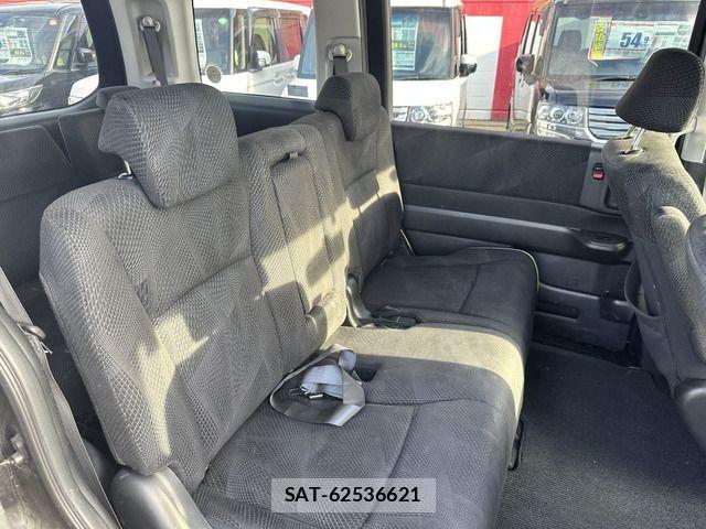 Honda e 2009-11 1367093-14