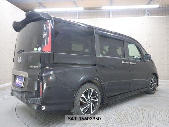 Honda e 2015-08 2831430-1