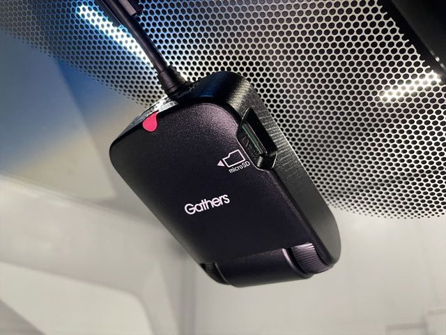 Honda e 2016-06 3684633-22