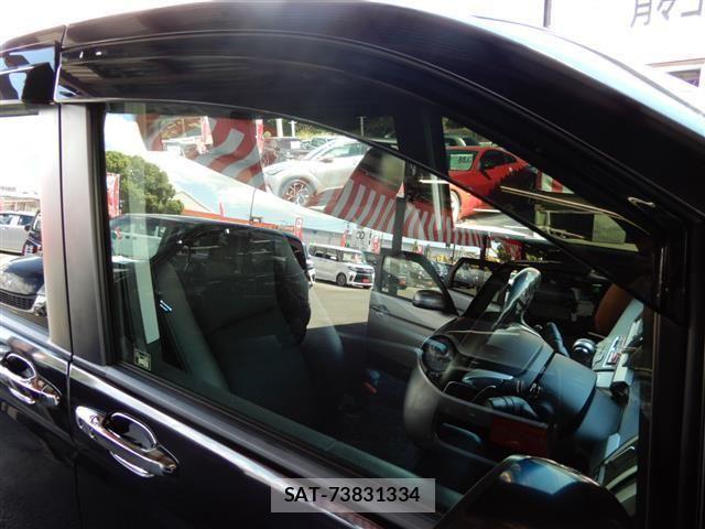 Honda e 2012-10 3936029-22