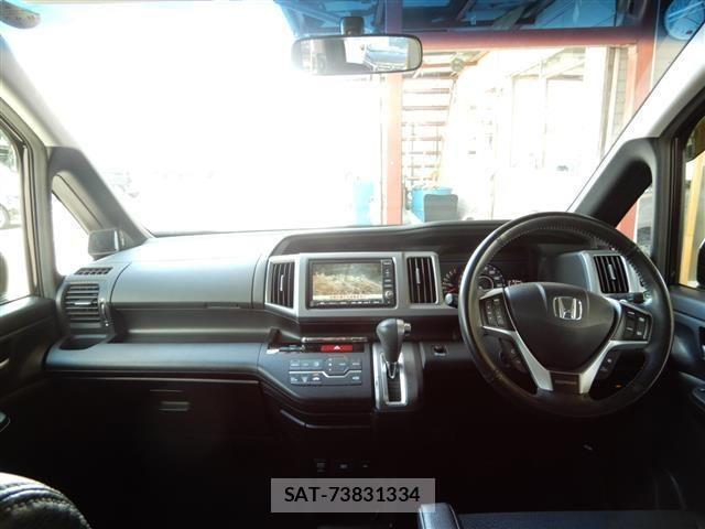 Honda e 2012-10 3936029-8