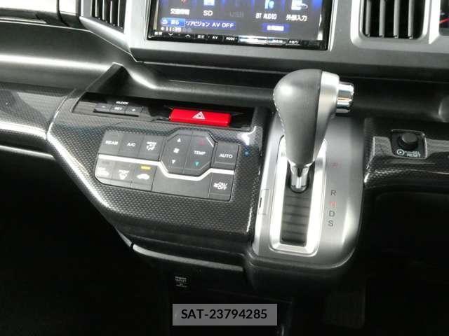 Honda e 2012-05 4395259-28