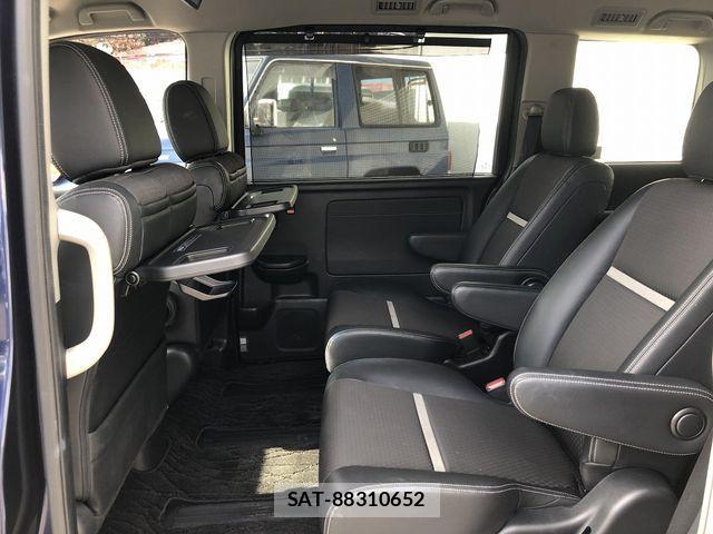 Honda e 2018-10 2320228-21