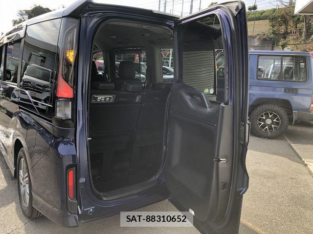 Honda e 2018-10 2320228-22