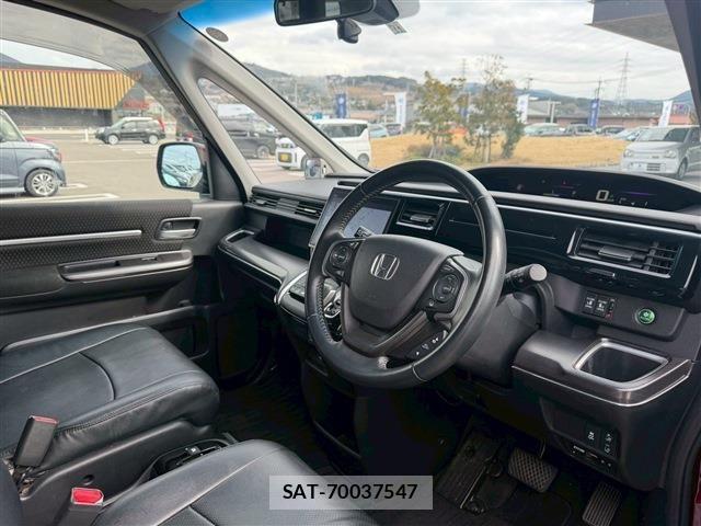 Honda e 2021-11 3388404-11