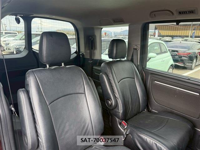 Honda e 2021-11 3388404-15
