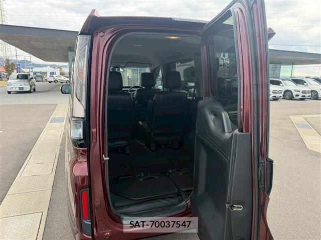 Honda e 2021-11 3388404-17