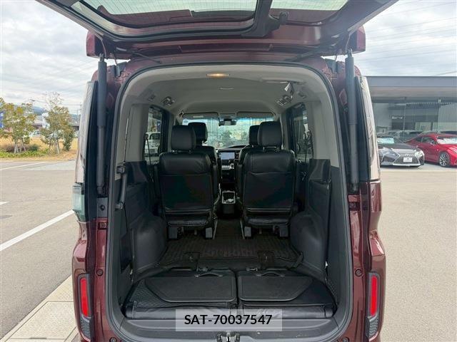 Honda e 2021-11 3388404-18