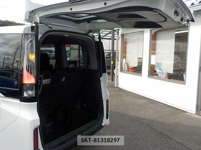Honda e 2020-11 3910349-14