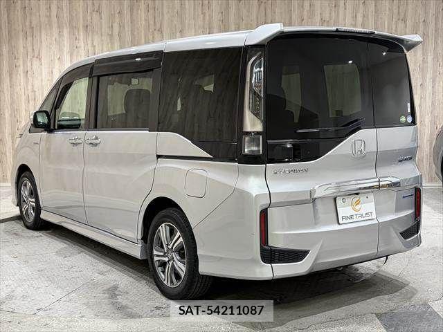 Honda e 2017-11 4331618-19