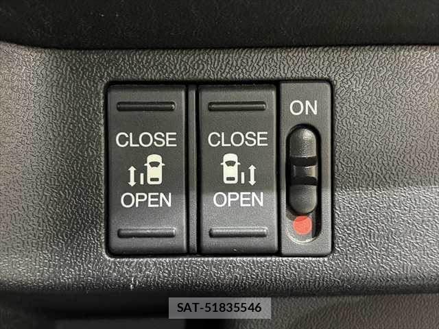 Honda e 2017-10 4424252-8