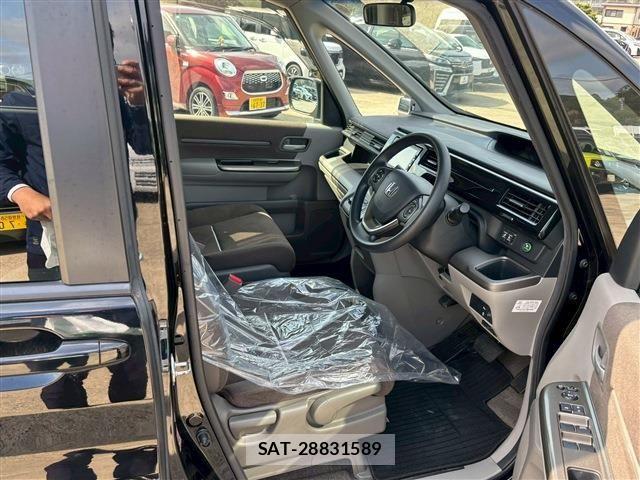 Honda STEP WGN 2016-03 4177456-16